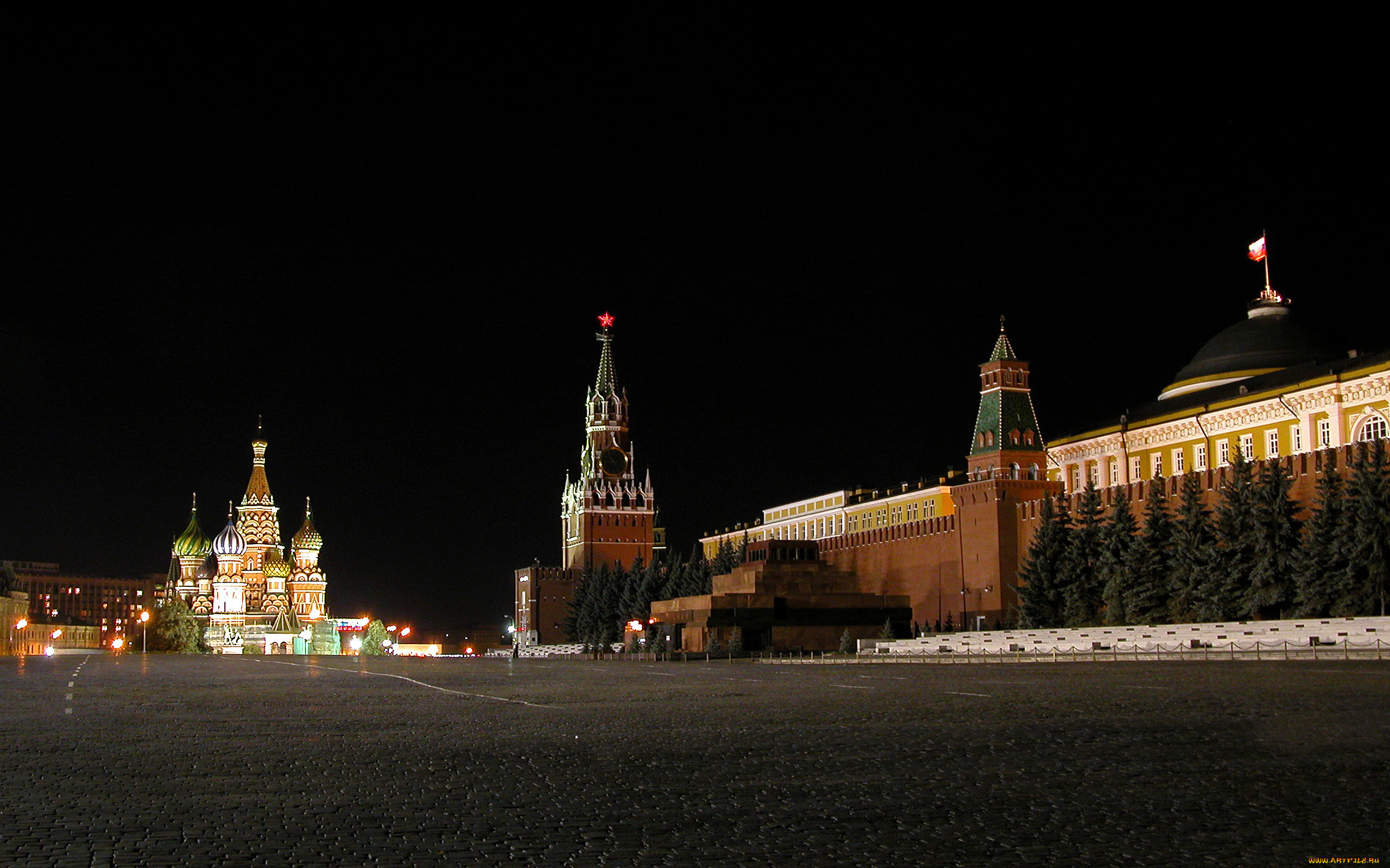 Работа обои москва. Москва Кремль красная площадь. Ночная красная площадь в Москве. Красная площадь Кремль ночь. Красная площадь Москва ночью.